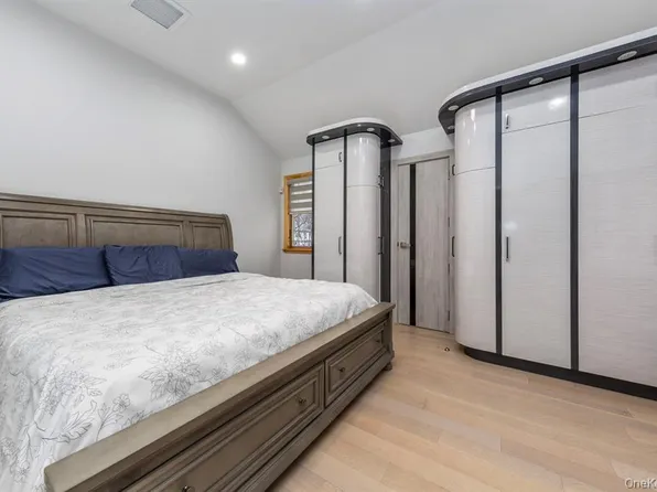 158-18 77th Avenue image 9 of 27