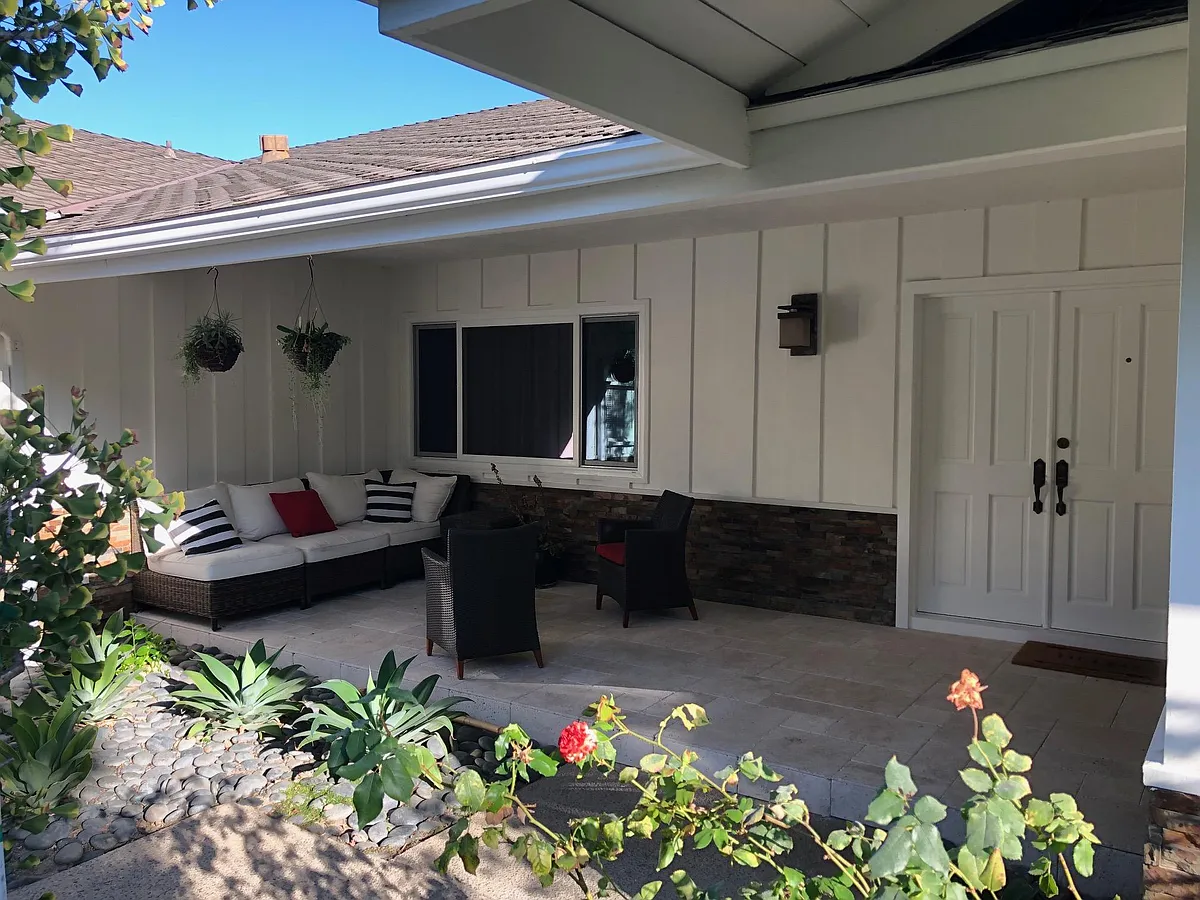 Front Porch - 15980 Meadowcrest Rd