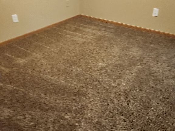 3rd image of 405A SE Chelsey Ln