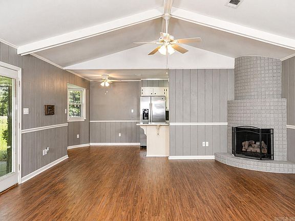 3rd image of 410 Rolling Hills Dr