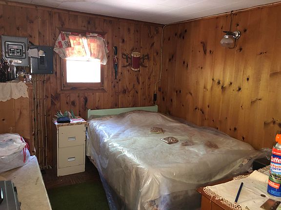 4th image of 886 E Huron Dr