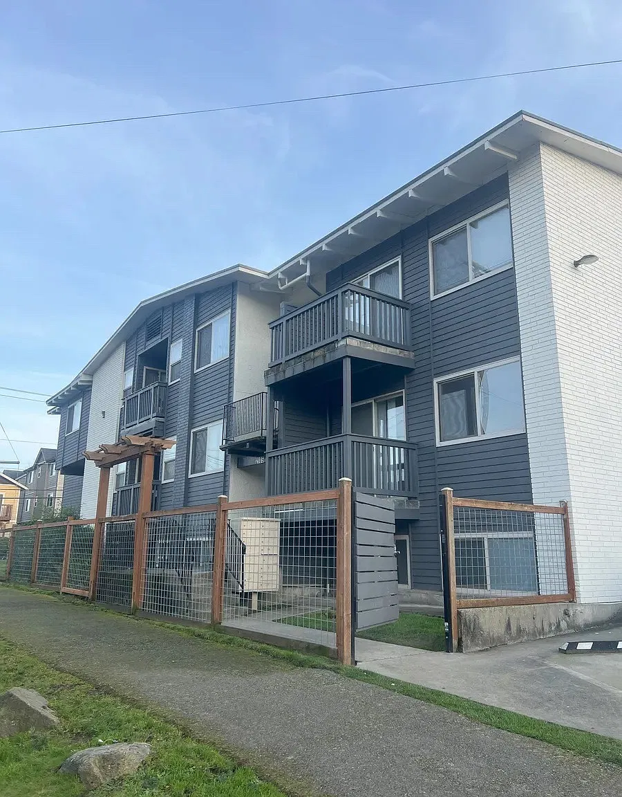 2 bed, 850 sqft, $1,800 — Photo 1