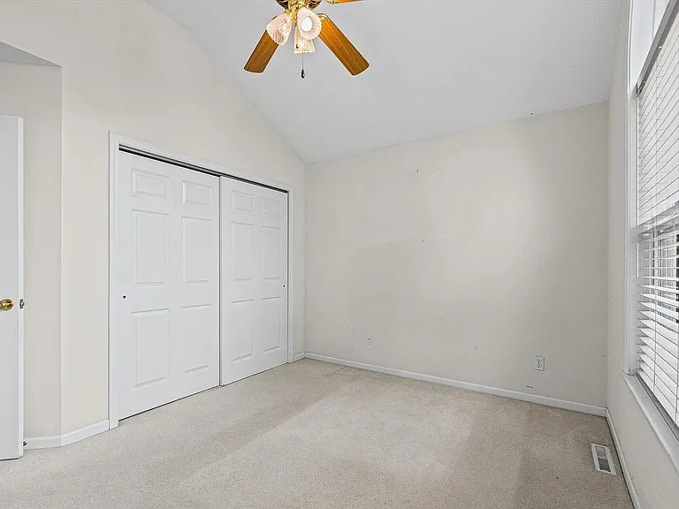 4200 Cedar Crest Ln — Photo 35