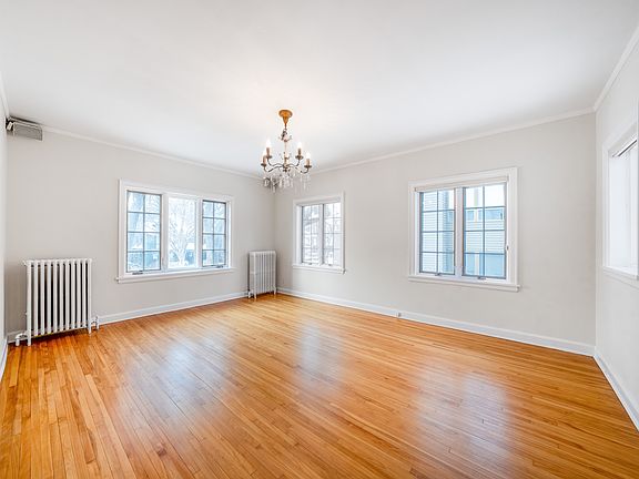 5th image of 1721 Humboldt Ave S #2