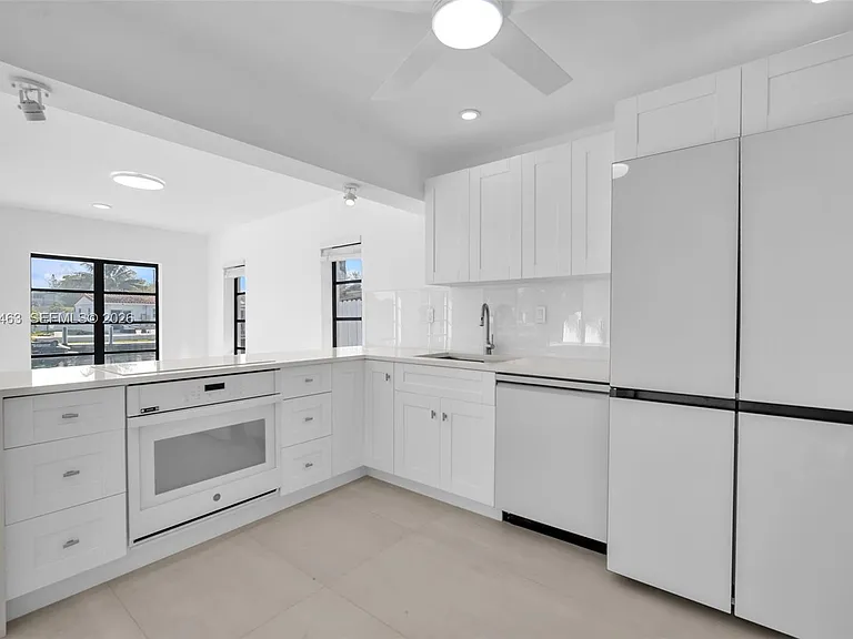 2706 Scott St — Photo 8