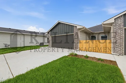204 N Gowen St Photo 1