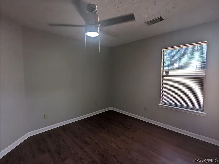 191 S Burbank Dr — Photo 12