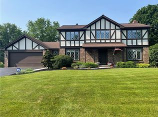 24 Cardogan Sq, Rochester, NY 14625