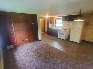 412 S Center St #3B, Corry, PA 16407