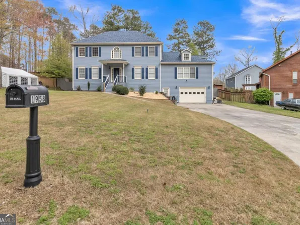 1958 Stonewood Dr, Lithia Springs, GA 30122