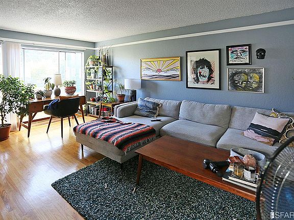 2nd image of 244 Grattan St #4