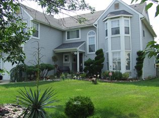 42 Edinburgh Ln, Mount Laurel, NJ 08054