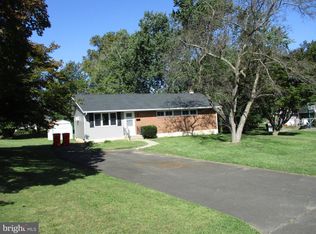 54 Acorn Dr, Warminster, PA 18974