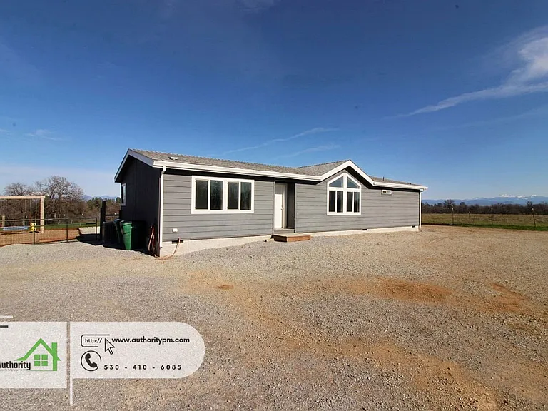 18848 Lorina Dr — Photo 2