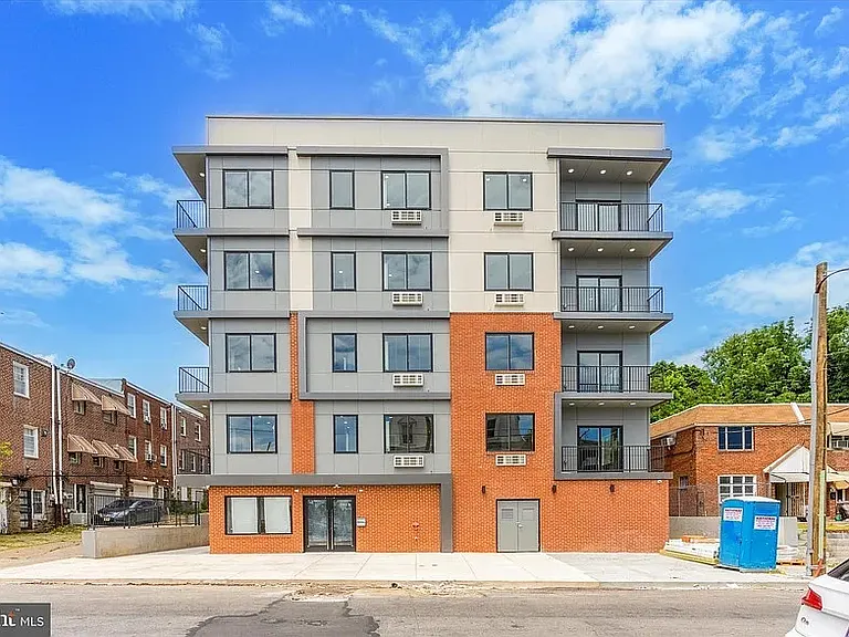 402 E Walnut Ln #4B — Photo 3