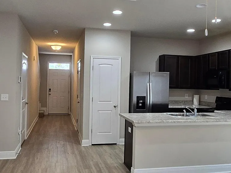 5837 Bay Pl — Photo 3