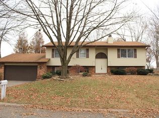 4 Robin Ct, Highland, IL 62249