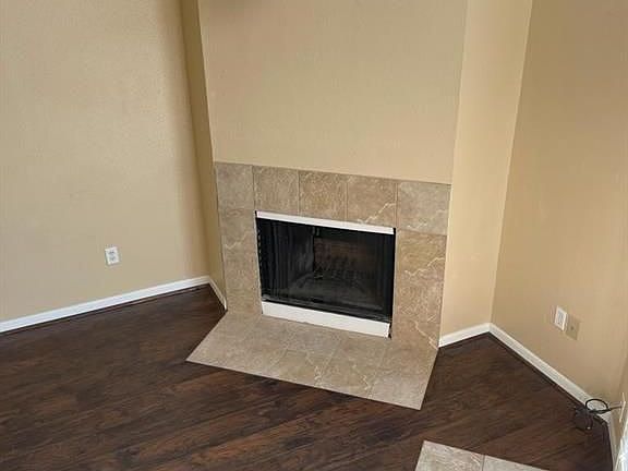 4th image of 10855 Meadowglen Ln