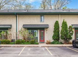 1795 Hideaway Ln, Ann Arbor, MI 48105