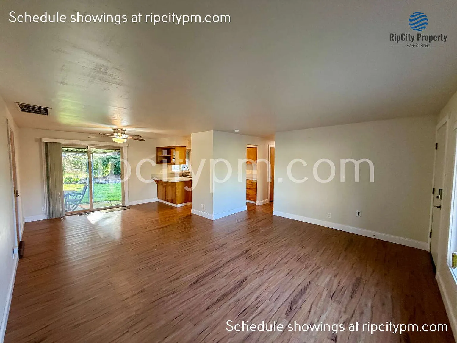 Charming 3/Bed Mid-Century Tigard Home. Spacious Layout. Large Private Yard & Covered Patio. — Photo 4