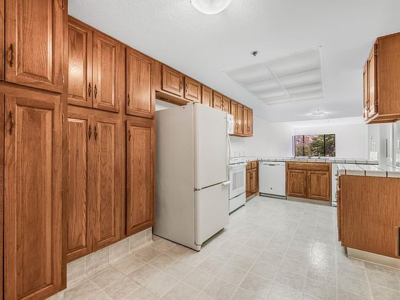 5th image of 440 Cesano Ct APT 206