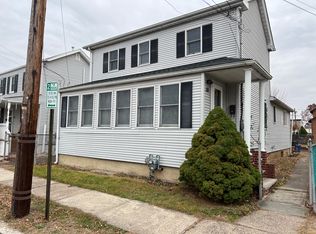15 1st St, Raritan, NJ 08869