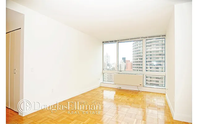 Rented by Douglas Elliman | media 24