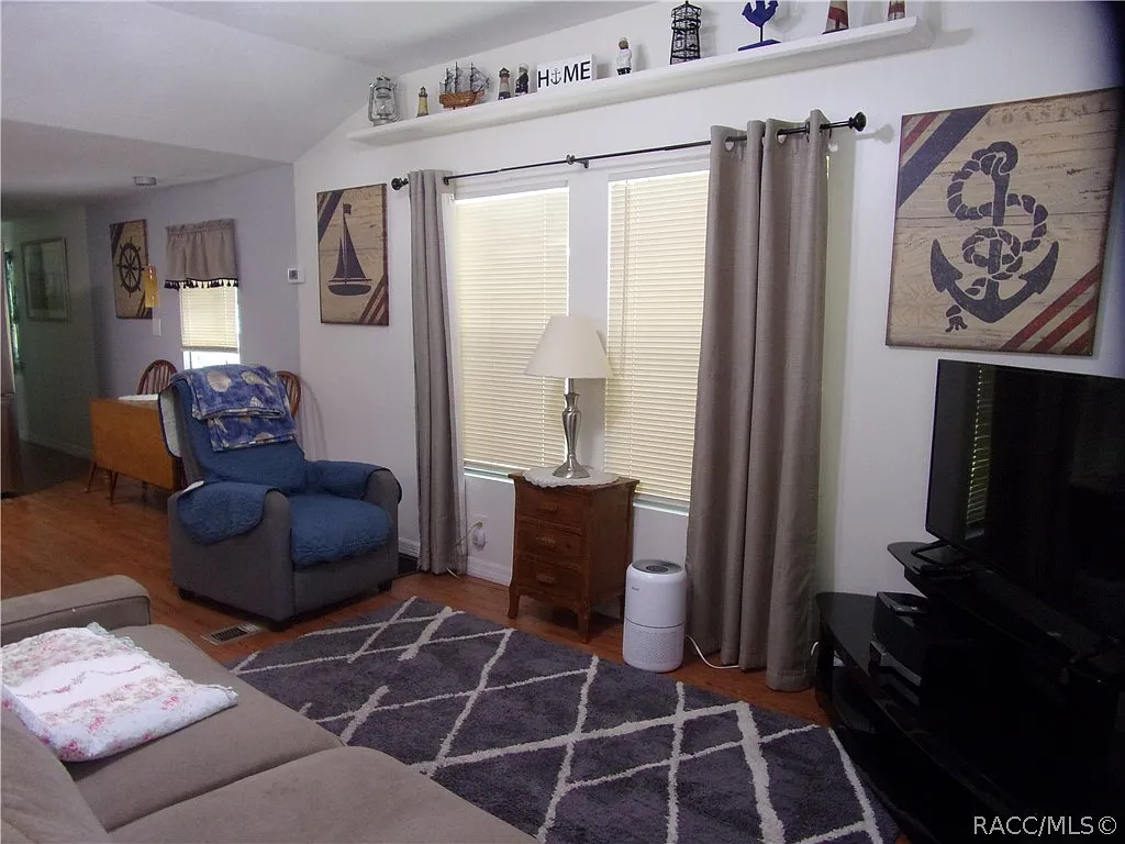2 bed, 672 sqft, $1,500 — Photo 4