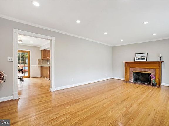 5th image of 9545 Bel Glade St