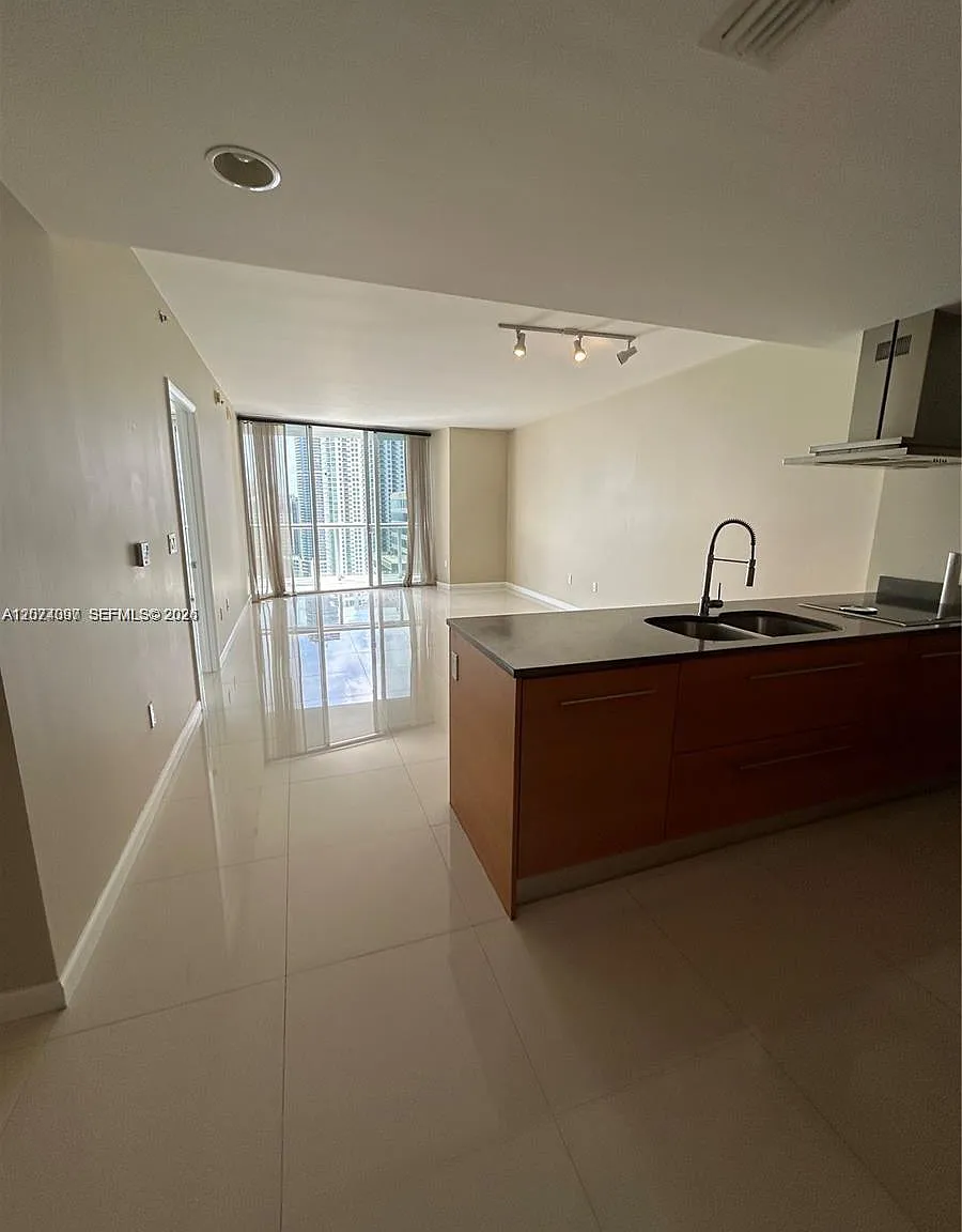 Icon Brickell No Two — Photo 4