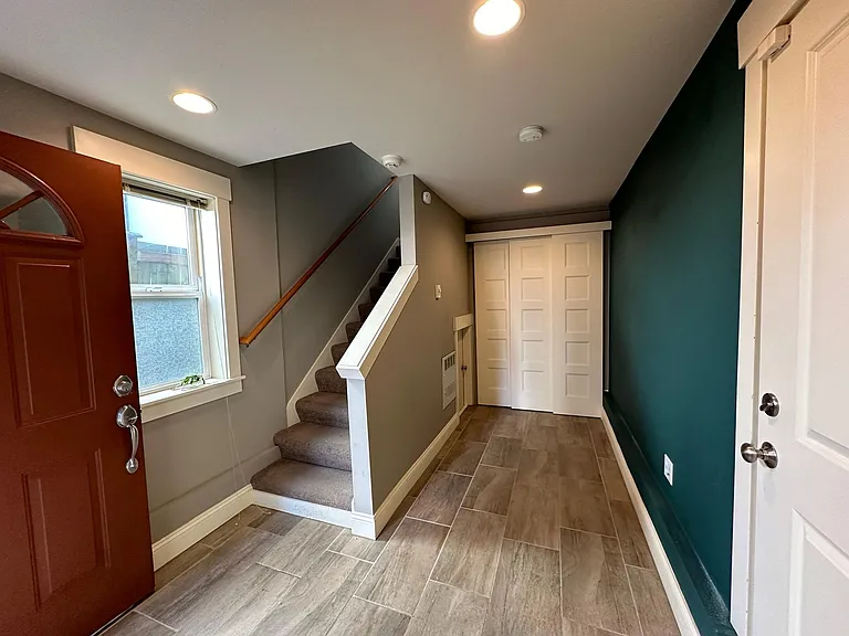 1762 19th Ave S #A — Photo 2