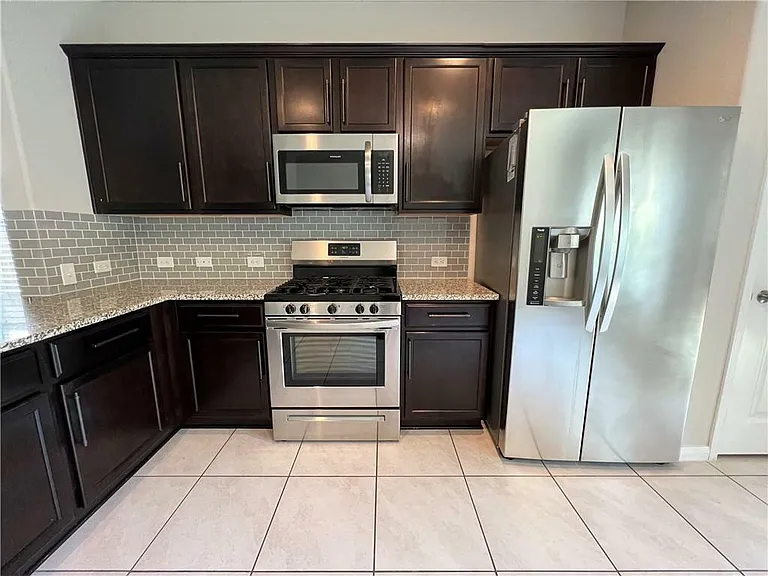 1140 La Conterra Blvd — Photo 5