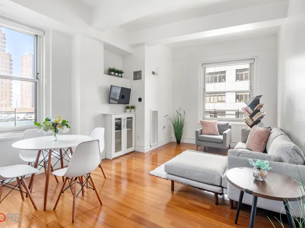 88 Greenwich Street 923 image 1 of 19
