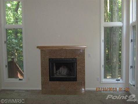 5th image of 2855 Pine St