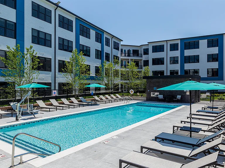 Parkway Apartments — Photo 3