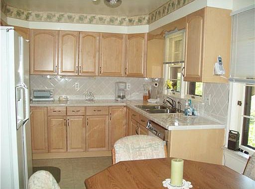 5th image of 4572 Marlborough Dr