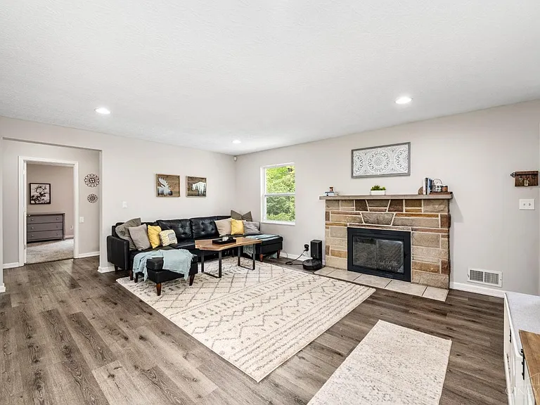10624 Fallis Rd — Photo 10