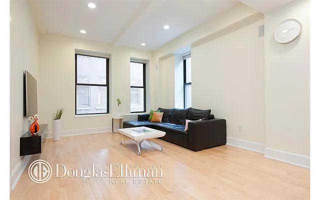 Sold by Douglas Elliman | media 14