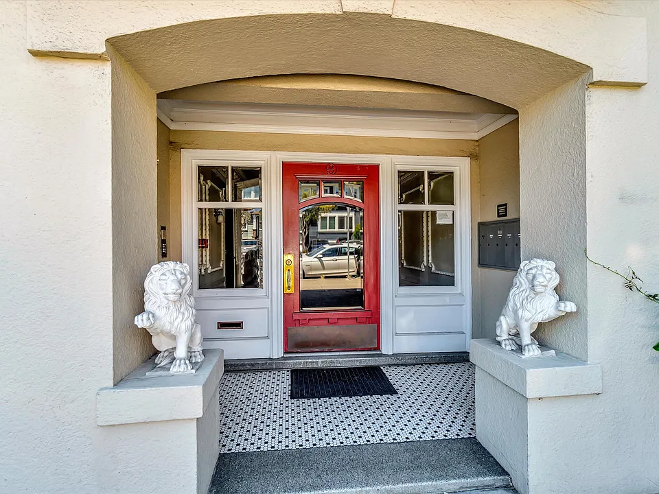 9 Palm Ave #2