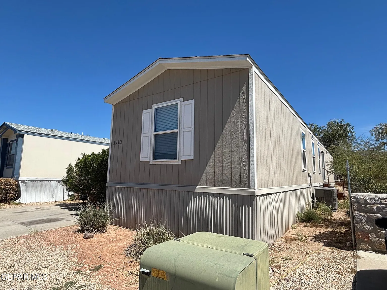 3 bed, 2.0 bath, 1216 sqft, $1,375 — Photo 2