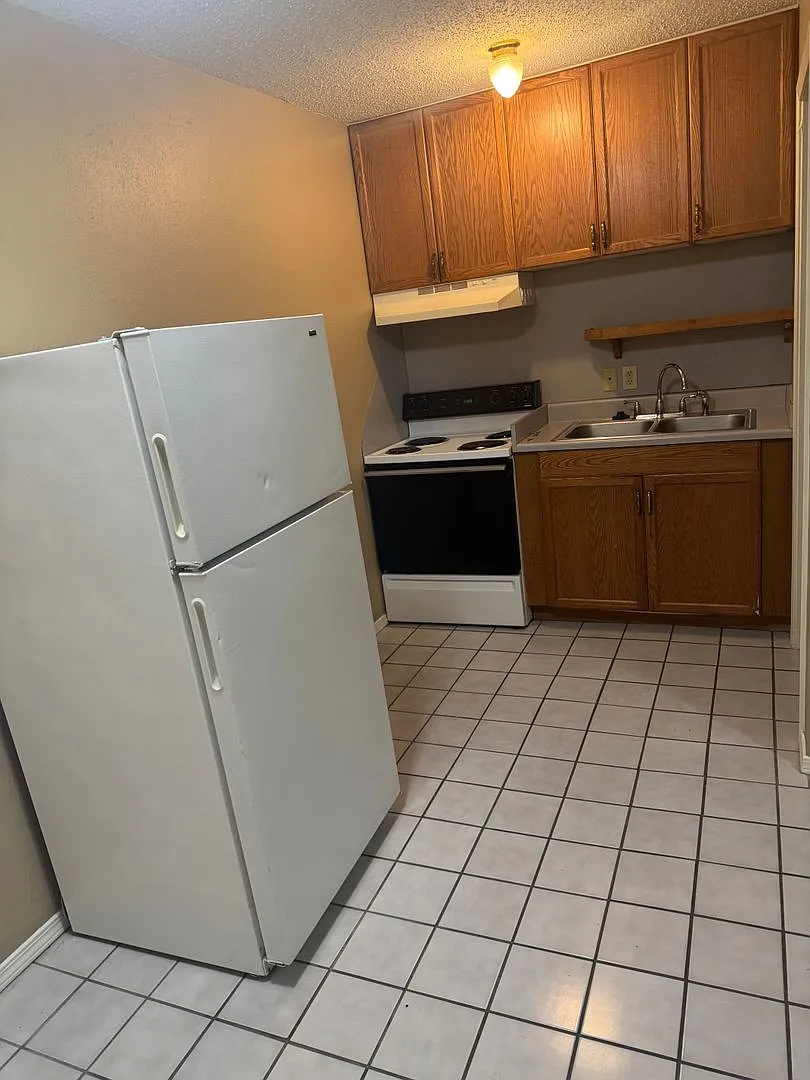 Twin Oak Apartments — Photo 4