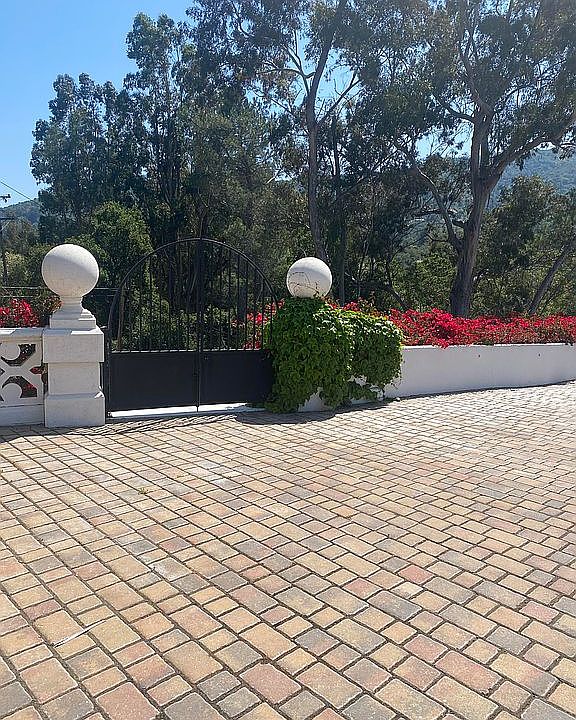 1st image of 18461 Hillview Dr