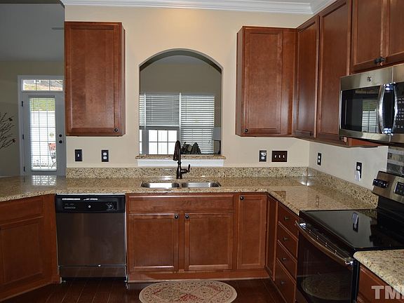 5th image of 645 Village Lake Dr