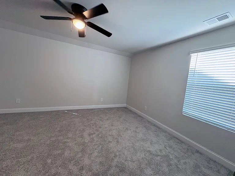 1038 Mapletree Ln — Photo 18