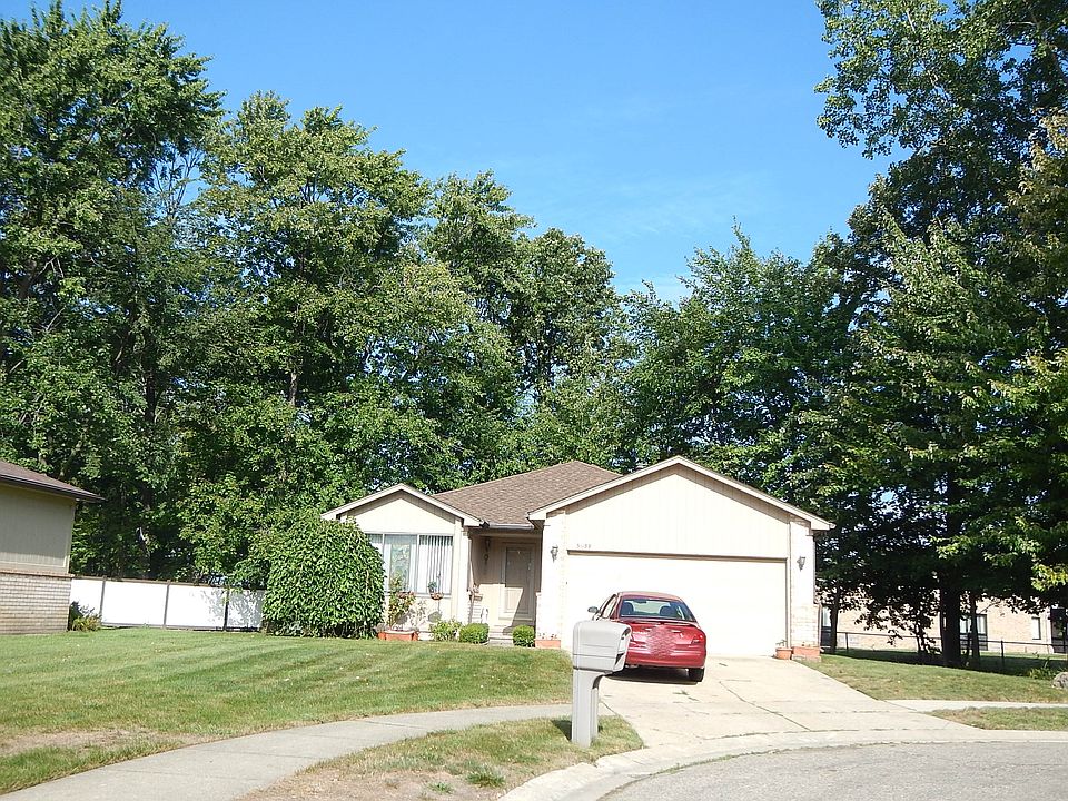 1st image of 31139 S Wind Ct