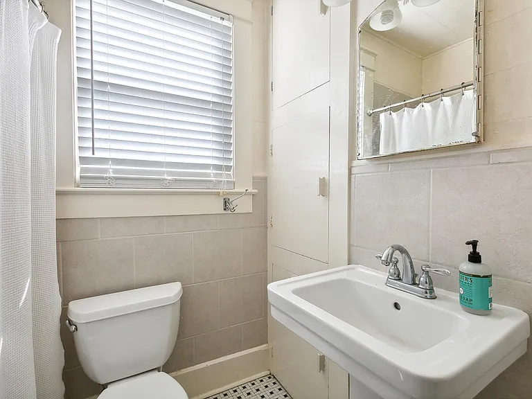 359 Ogden Dr — Photo 11