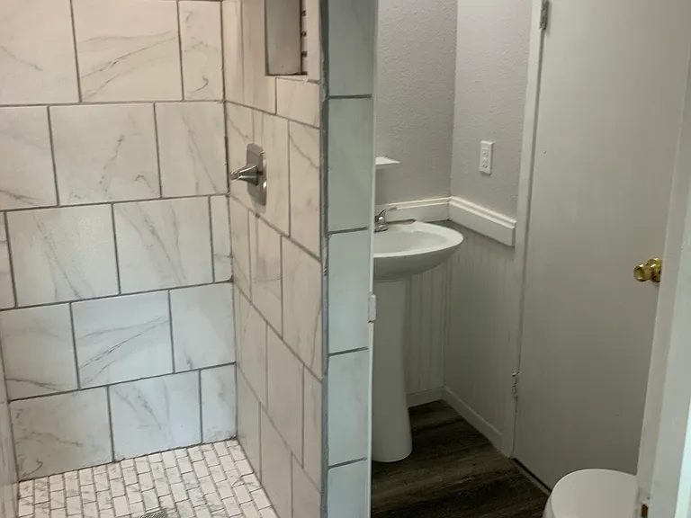 718 Peach St — Photo 11
