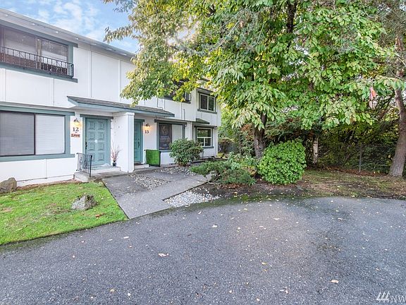 2nd image of 1016 9th St SE APT 14