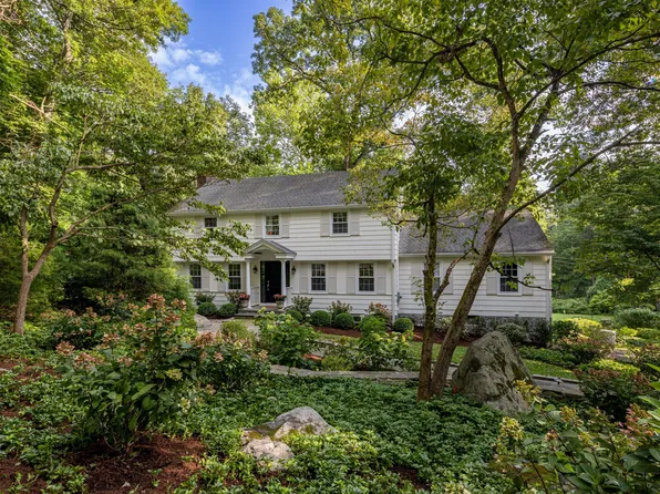 69 Mariomi Road, New Canaan, CT 06840