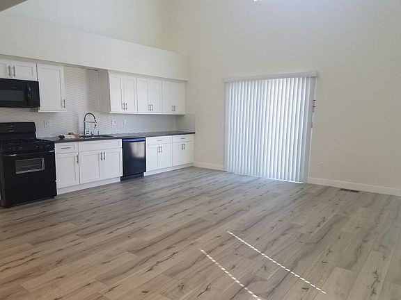 3rd image of 1110 S Magnolia Ave #209